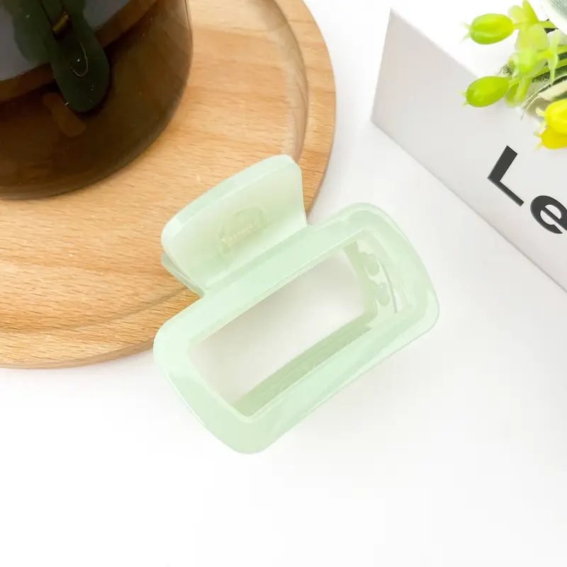 Pince à cheveux carrée vert clair