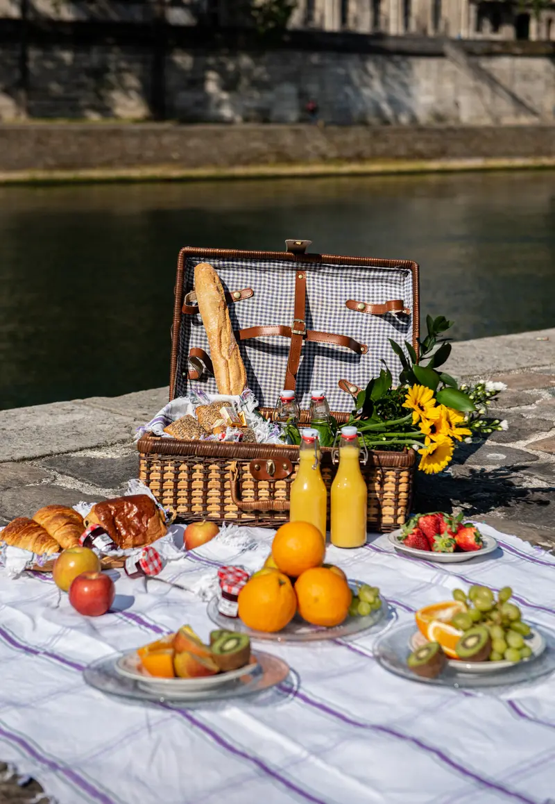 The breakfast picnic
